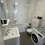 Apartament Sunlight - Free Parking & Balcony