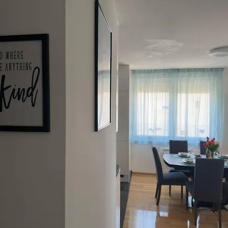 Sunlight - Free Parking & Balcony 아파트 자다르