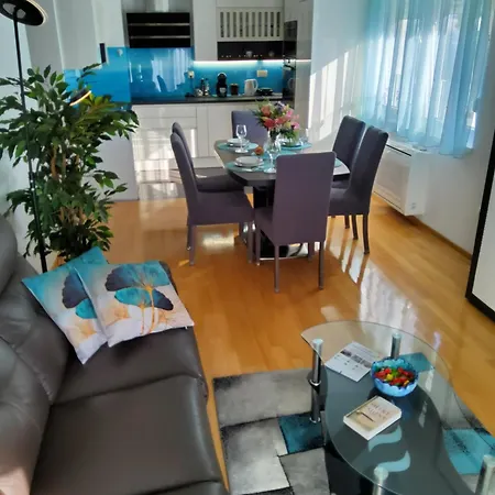Διαμέρισμα Sunlight - Free Parking & Balcony