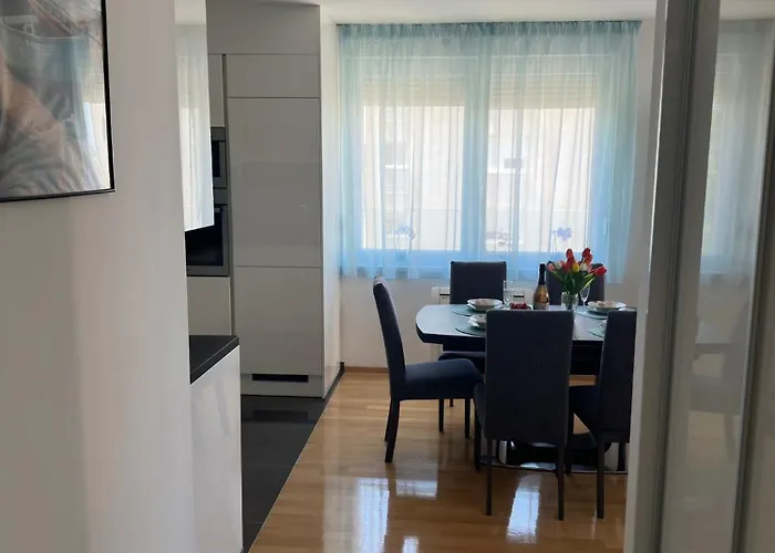 아파트 Sunlight - Free Parking & Balcony *