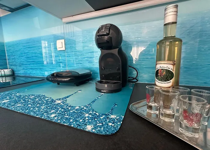 Sunlight - Free Parking & Balcony 아파트